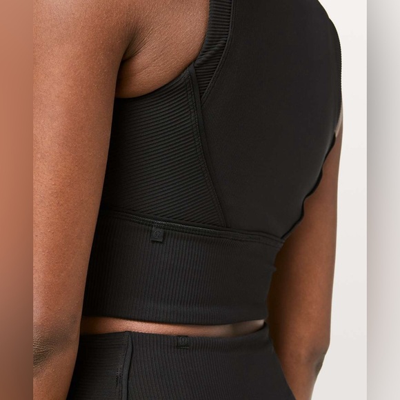 Lululemon Kick Serve Bra Size 4 - Picture 10 of 10